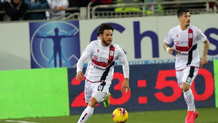 CAGLIARI, ITALY - FEBRUARY 16: Nahitan Nandez of Cagliari in action during the Serie A match between Cagliari Calcio and SSC Napoli at Sardegna Arena on February 16, 2020 in Cagliari, Italy. (Photo by Enrico Locci/Getty Images) CAGLIARI, ITALY - FEBRUARY 16: Nahitan Nandez of Cagliari in action during the Serie A match between Cagliari Calcio and SSC Napoli at Sardegna Arena on February 16, 2020 in Cagliari, Italy. (Photo by Enrico Locci/Getty Images)