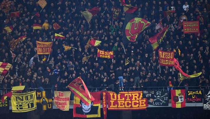 LECCE, ITALY - FEBRUARY 02: US Lecce supporters during the Serie A match between US Lecce and Torino FC at Stadio Via del Mare on February 02, 2020 in Lecce, Italy. (Photo by Francesco Pecoraro/Getty Images) LECCE, ITALY - FEBRUARY 02: US Lecce supporters during the Serie A match between US Lecce and Torino FC at Stadio Via del Mare on February 02, 2020 in Lecce, Italy. (Photo by Francesco Pecoraro/Getty Images)