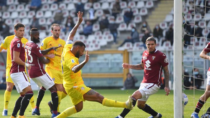 TURIN, ITALY - OCTOBER 18:  Joao Pedro of Cagliari Calcio scores a goal during the Serie A match between Torino FC and Cagliari Calcio at Stadio Olimpico di Torino on October 18, 2020 in Turin, Italy.  (Photo by Valerio Pennicino/Getty Images) 