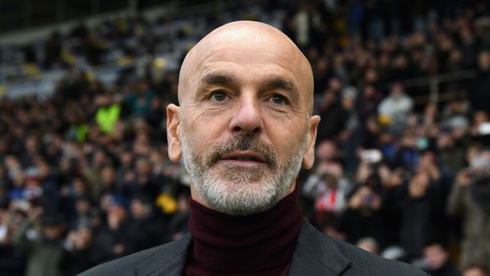 PARMA, ITALY - DECEMBER 01: Stefano Pioli head coach of AC Milan looks on during the Serie A match between Parma Calcio and AC Milan at Stadio Ennio Tardini on December 1, 2019 in Parma, Italy. (Photo by Alessandro Sabattini/Getty Images) PARMA, ITALY - DECEMBER 01: Stefano Pioli head coach of AC Milan looks on during the Serie A match between Parma Calcio and AC Milan at Stadio Ennio Tardini on December 1, 2019 in Parma, Italy. (Photo by Alessandro Sabattini/Getty Images)
