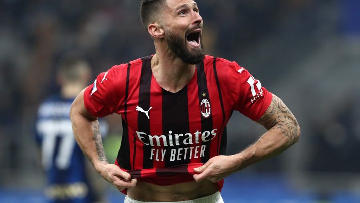 MILAN, ITALY - FEBRUARY 05: Olivier Giroud of AC Milan celebrates after scoring their team's second goal during the Serie A match between FC Internazionale and AC Milan at Stadio Giuseppe Meazza on February 05, 2022 in Milan, Italy. (Photo by Marco Luzzani/Getty Images)