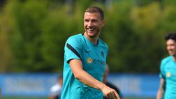 Inter, Dzeko anticipa i tempi: l’attaccante oggi ad Appiano, era atteso mercoledì