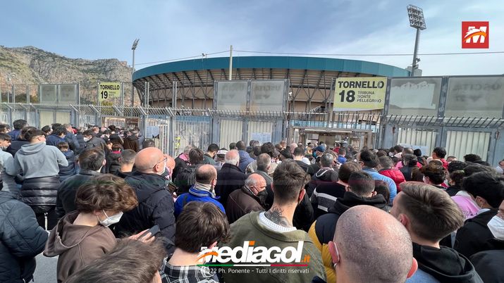 Palermo-Padova, caos biglietti: bagarino fermato e multato prima della partita Palermo