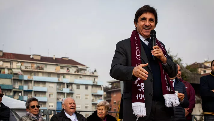 Cairo sul palco del Filadelfia chiede lo scudetto del '27
