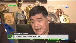 Maradona: “Dani Alves? È un idiota. Fa 28 cross e ne indovina 4. Maicon e Cafù…”
