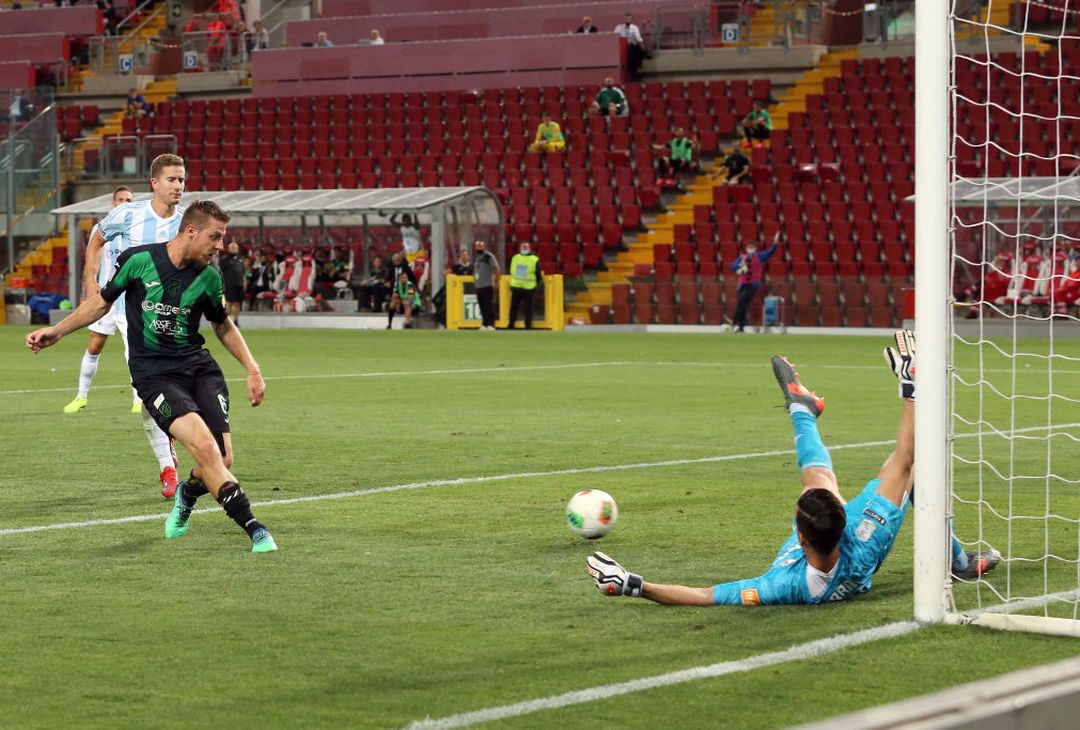 TRIESTE, ITALY - JUNE 29: Alberto Barison of Pordenone scores his team's second goal during the serie B match between Pordenone Calcio and Virtus Entella at Dacia Arena on June 29, 2020 in Udine, Italy. (Photo by Getty Images/Getty Images for Lega Serie B ) 