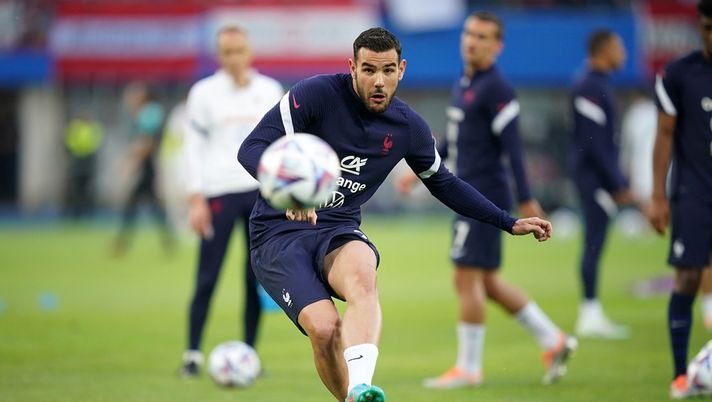 Theo Hernandez, terzino sinistro del Milan, sta rientrando dalle vacanze