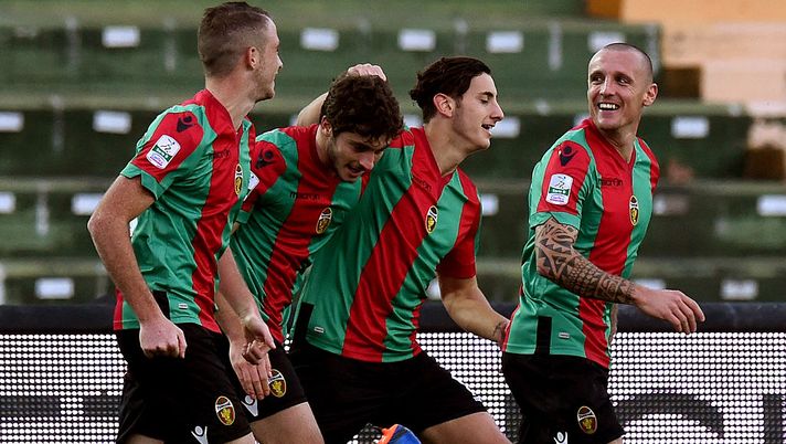 Serie B, la Ternana cambia proprietà: la lettera di Longarini ai tifosi Serie B, la Ternana cambia proprietà: la lettera di Longarini ai tifosi