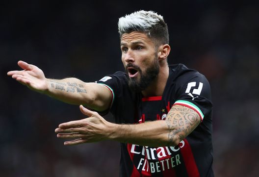 (Photo by Marco Luzzani/Getty Images) Milan, Giroud: “Voglio rinnovare con il Milan poi si vedrà per il futuro”- immagine 2