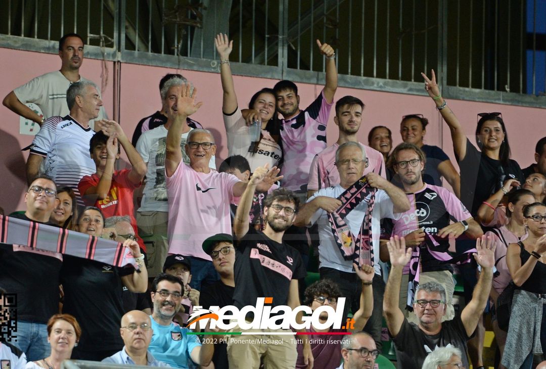 FOTOTIFO, Palermo-Ascoli 2-3: i tifosi allo stadio “Renzo Barbera” (Gallery) - immagine 70