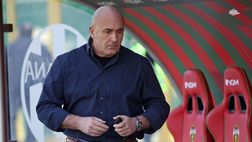 Ternana, la tensione continua: distrutto lo striscione pro Bandecchi