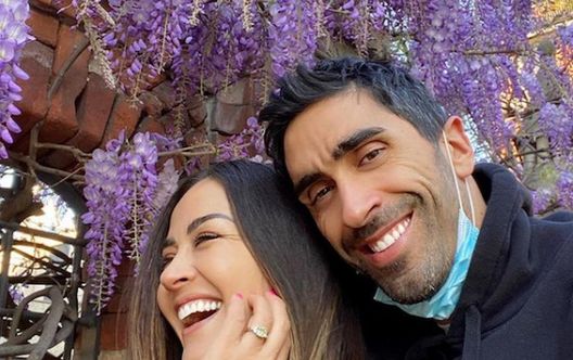 Instagram Giorgia Palmas, il buongiorno immersa nei colori: arriva la risposta di Magnini- immagine 2
