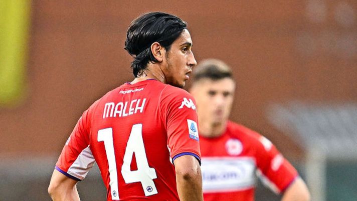 GENOA, ITALY - MAY 16: Youssef Maleh (L) and Krzysztof Piatek of Fiorentina react with disappointment after Abdelhamid Sabiri of Sampdoria has scored a goal during the Serie A match between UC Sampdoria and ACF Fiorentina at Stadio Luigi Ferraris on May 16, 2022 in Genoa, Italy. (Photo by Getty Images) UFFICIALE – Maleh è del Lecce, c’è l’annuncio: ecco la gestione per il fantacalcio - immagine 1