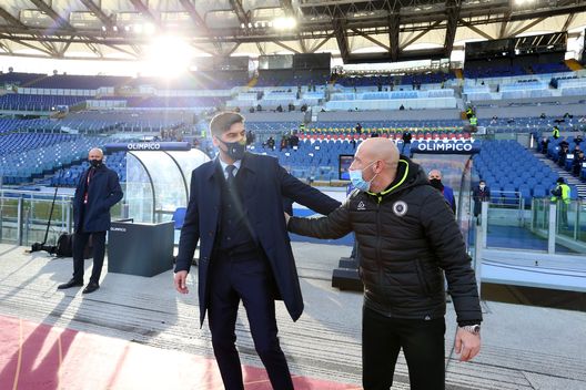 ROME, ITALY - JANUARY 23: Paulo Fonseca, Head Coach of A.S Roma greets Vincenzo Italiano, Head Coach of Spezia Calcio prior to the Serie A match between AS Roma and Spezia Calcio at Stadio Olimpico on January 23, 2021 in Rome, Italy. Sporting stadiums around Italy remain under strict restrictions due to the Coronavirus Pandemic as Government social distancing laws prohibit fans inside venues resulting in games being played behind closed doors. (Photo by Paolo Bruno/Getty Images) ROME, ITALY - JANUARY 23: Paulo Fonseca, Head Coach of A.S Roma greets Vincenzo Italiano, Head Coach of Spezia Calcio prior to the Serie A match between AS Roma and Spezia Calcio at Stadio Olimpico on January 23, 2021 in Rome, Italy. Sporting stadiums around Italy remain under strict restrictions due to the Coronavirus Pandemic as Government social distancing laws prohibit fans inside venues resulting in games being played behind closed doors. (Photo by Paolo Bruno/Getty Images)