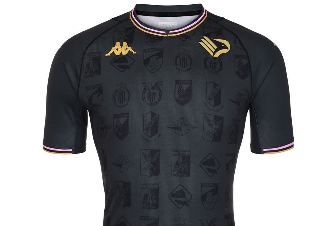 FOTO Palermo, maglia nera e oro con loghi storici: il nuovo special kit (Gallery) - immagine 6