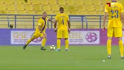 VIDEO / Mamma mia Wesley Sneijder: punizione magistrale e palla all’incrocio