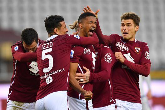 TURIN, ITALY - JANUARY 06: Gleison Bremer of Torino F.C. celebrates with his team after he scores their team's first goal during the Serie A match between Torino FC and Hellas Verona FC at Stadio Olimpico di Torino on January 06, 2021 in Turin, Italy. Sporting stadiums around Italy remain under strict restrictions due to the Coronavirus Pandemic as Government social distancing laws prohibit fans inside venues resulting in games being played behind closed doors. (Photo by Valerio Pennicino/Getty Images) TURIN, ITALY - JANUARY 06: Gleison Bremer of Torino F.C. celebrates with his team after he scores their team's first goal during the Serie A match between Torino FC and Hellas Verona FC at Stadio Olimpico di Torino on January 06, 2021 in Turin, Italy. Sporting stadiums around Italy remain under strict restrictions due to the Coronavirus Pandemic as Government social distancing laws prohibit fans inside venues resulting in games being played behind closed doors. (Photo by Valerio Pennicino/Getty Images)