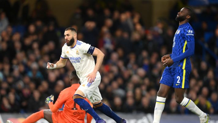 LONDON, ENGLAND - APRIL 06: Karim Benzema of Real Madrid celebrates after scoring their team's third goal and their hat trick during the UEFA Champions League Quarter Final Leg One match between Chelsea FC and Real Madrid at Stamford Bridge on April 06, 2022 in London, England. (Photo by Mike Hewitt/Getty Images) Benzema, tu ci fai girar la testa… - immagine 1