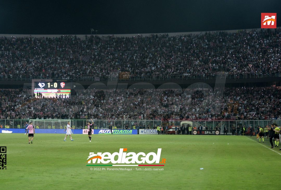 FOTO Palermo in Serie B, i festeggiamenti dei rosanero al Renzo Barbera (Gallery) - immagine 102