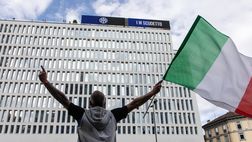 La Nota del Prof – Festeggiamenti e cortei di protesta, i tifosi e il rischio assembramenti