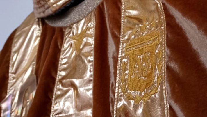 Premio tamarro del mese: ecco la nuova divisa per celebrare “Messi l’imperatore” - immagine 1