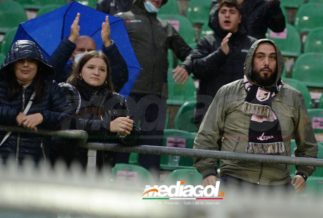 FOTO, i tifosi allo stadio per Palermo – Avellino 1-1 (Gallery) - immagine 11