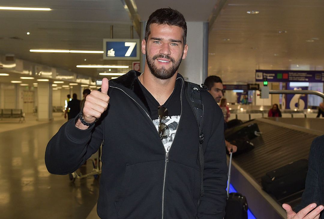  New As Roma signing Alisson Becker is seen at Fiumicino Airport on May 17, 2016 in Rome, Italy. 