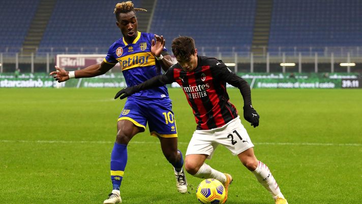 Brahim Díaz (attaccante AC Milan) contro Yann Karamoh durante Milan-Parma (Serie A 2020-2021) | AC Milan News (Getty Images) Brahim Díaz (attaccante AC Milan) contro Yann Karamoh durante Milan-Parma (Serie A 2020-2021) | AC Milan News (Getty Images)
