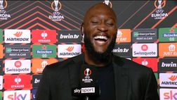 Roma, Lukaku scoppia a ridere in diretta televisiva: il motivo | VIDEO