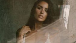 Lucia Javorcekova è uno spettacolo: la foto in lingerie bianca fa girare la testa a tutti