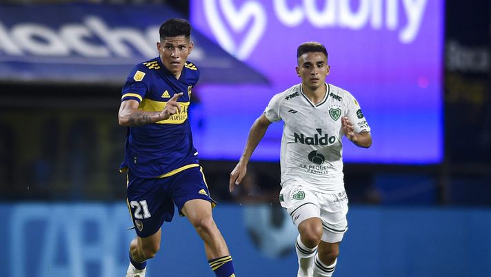 BUENOS AIRES, ARGENTINA - FEBRUARY 28: Jorman Campuzano of Boca Juniors drives the ball during a match between Boca Juniors and Sarmiento as part of Copa De La Liga Profesional 2021 at Estadio Alberto J. Armando on February 28, 2021 in Buenos Aires, Argentina. (Photo by Marcelo Endelli/Getty Images) BUENOS AIRES, ARGENTINA - FEBRUARY 28: Jorman Campuzano of Boca Juniors drives the ball during a match between Boca Juniors and Sarmiento as part of Copa De La Liga Profesional 2021 at Estadio Alberto J. Armando on February 28, 2021 in Buenos Aires, Argentina. (Photo by Marcelo Endelli/Getty Images)