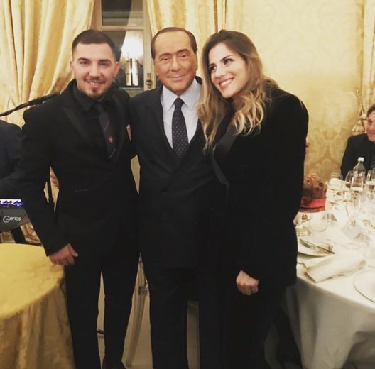 Chiricò, fidanzata e Berlusconi durante la cena di Natale del Monza Chiricò, fidanzata e Berlusconi durante la cena di Natale del Monza