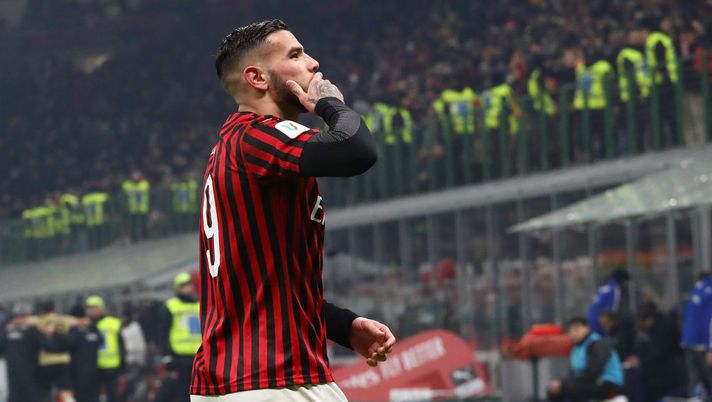 MILAN, ITALY - JANUARY 15: Theo Hernandez of AC Milan celebrates his goal during the Coppa Italia match between AC Milan and SPAL at Stadio Giuseppe Meazza on January 15, 2020 in Milan, Italy. (Photo by Marco Luzzani/Getty Images) MILAN, ITALY - JANUARY 15: Theo Hernandez of AC Milan celebrates his goal during the Coppa Italia match between AC Milan and SPAL at Stadio Giuseppe Meazza on January 15, 2020 in Milan, Italy. (Photo by Marco Luzzani/Getty Images)