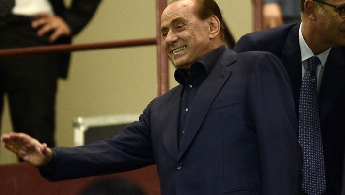 Milan, Berlusconi rafforza il concetto: “Mi dispiace che non mi ascoltino sul modulo, i rossoneri…”  Milan, Berlusconi rafforza il concetto: “Mi dispiace che non mi ascoltino sul modulo, i rossoneri…”