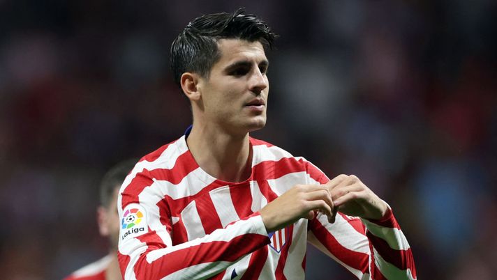 Atletico Madrid's Spanish forward Alvaro Morata celebrates scoring his team's third goal during the Spanish league football match between Club Atletico de Madrid and Cadiz CF at the Wanda Metropolitano stadium in Madrid on May 3, 2023. (Photo by Pierre-Philippe MARCOU / AFP) (Photo by PIERRE-PHILIPPE MARCOU/AFP via Getty Images) Pres. Atletico: “Morata in Italia? Non penso”. Novità Milan, da Chukwueze e Pulisic a Maldini- immagine 1