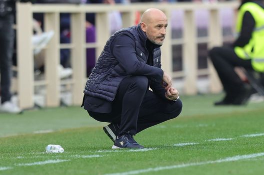 FLORENCE, ITALY - FEBRUARY 19: Vincenzo Italiano manager of ACF Fiorentina looks on during the Serie A match between ACF Fiorentina and Empoli FC at Stadio Artemio Franchi on February 19, 2023 in Florence, Italy. (Photo by Gabriele Maltinti/Getty Images) Italiano: “Meritavamo la vittoria. Ormai dico sempre le stesse cose”- immagine 2