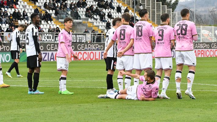 Palermo, striscia di otto risultati utili in Serie B. Superato il Genoa a quota sette Palermo