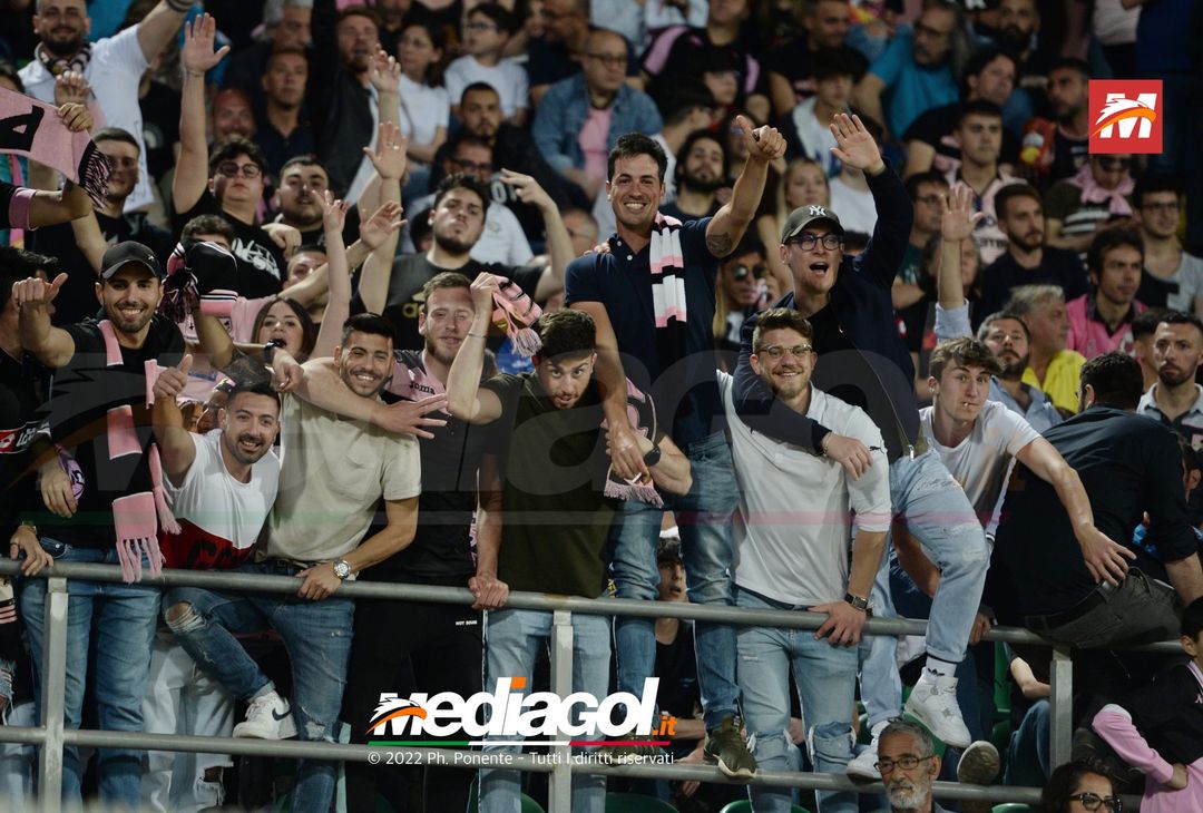 Fototifo, i tifosi allo stadio per Palermo-Virtus Entella 2-2 (gallery) - immagine 140
