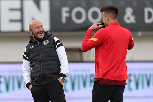 LA SPEZIA, ITALY - MAY 23: Vincenzo Italiano manager of Spezia Calcio and Stephan El Shaarawy of AS Roma during the Serie A match between Spezia Calcio and AS Roma at Stadio Alberto Picco on May 23, 2021 in La Spezia, Italy. (Photo by Gabriele Maltinti/Getty Images) El Shaarawy, zero offerte: l’esterno cerca una nuova squadra- immagine 2