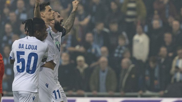 STOCKHOLM, SWEDEN - MARCH 16: Filip Marchwinski of Lech Poznan celebrates scoring the 1-0 goal during the UEFA Europa Conference League round of 16 leg two match between Djurgardens IF and Lech Poznan at Tele2 Arena on March 16, 2023 in Stockholm, Sweden. (Photo by Michael Campanella/Getty Images) Arrivano i polacchi: più di duemila tifosi nel settore ospiti - immagine 1