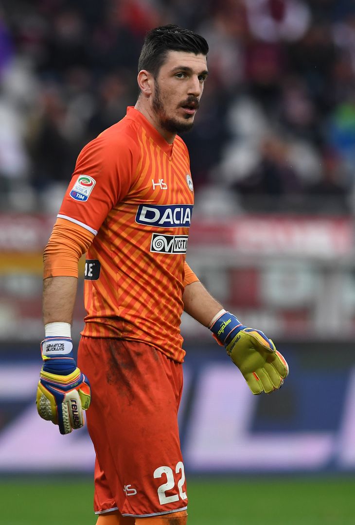  TURIN, ITALY - APRIL 02:  Simone Scuffet of Udinese Calcio looks on during the Serie A match between FC Torino and Udinese Calcio at Stadio Olimpico di Torino on April 2, 2017 in Turin, Italy.  (Photo by Valerio Pennicino/Getty Images) 