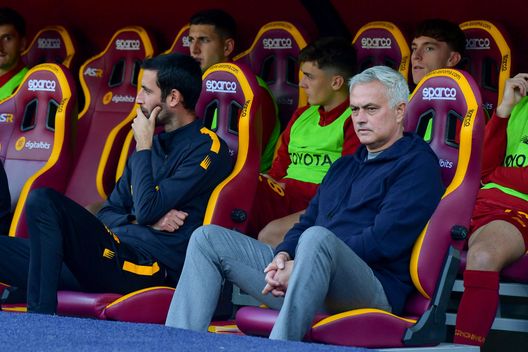 Getty Images Thinking Football Awards, Mourinho premiato per la carriera e si emoziona sul palco- immagine 3