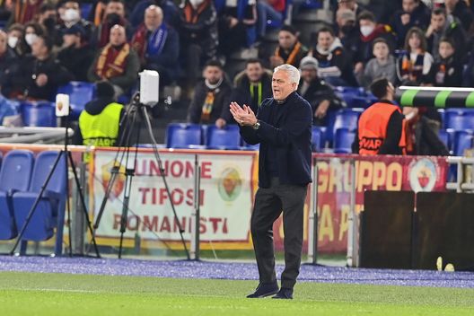 (Photo by Fabio Rossi/AS Roma via Getty Images) Roma, Giannini promuove Mourinho: “Ha vinto il derby e ha capito la città”- immagine 2