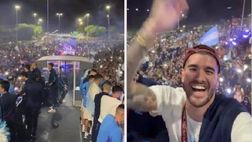 VIDEO Argentina, bagno di folla per il pullman scoperto: Buenos Aires in delirio