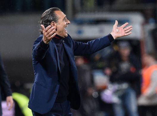 FLORENCE, ITALY - MAY 26: Cesare Prandelli head coach of CFC Genoa during the Serie A match between ACF Fiorentina and Genoa CFC at Stadio Artemio Franchi on May 26, 2019 in Florence, Italy. (Photo by Giuseppe Bellini/Getty Images) FLORENCE, ITALY - MAY 26: Cesare Prandelli head coach of CFC Genoa during the Serie A match between ACF Fiorentina and Genoa CFC at Stadio Artemio Franchi on May 26, 2019 in Florence, Italy. (Photo by Giuseppe Bellini/Getty Images)
