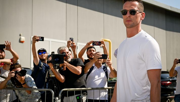 TURIN, ITALY - AUGUST 25: Juventus New Signing Arek Milik Medical Tests on August 25, 2022 in Turin, Italy. (Photo by Daniele Badolato - Juventus FC/Juventus FC via Getty Images) Juve, i convocati di Allegri per la Roma: c’è l’ex Napoli Milik! - immagine 1