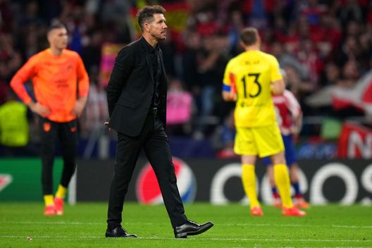 MADRID, SPAIN - OCTOBER 26: Diego Simeone, Head Coach of Atletico Madrid reacts after their sides draw during the UEFA Champions League group B match between Atletico Madrid and Bayer 04 Leverkusen at Civitas Metropolitano Stadium on October 26, 2022 in Madrid, Spain. (Photo by Angel Martinez/Getty Images) Atletico e Simeone, undici anni, 600 partite e… una possibile crisi dietro l’angolo - immagine 1