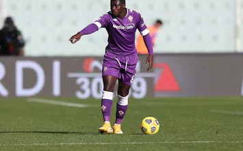 FLORENCE, ITALY - NOVEMBER 22: Alfred Duncan of ACF Fiorentina in action during the Serie A match between ACF Fiorentina and Benevento Calcio at Stadio Artemio Franchi on November 22, 2020 in Florence, Italy.  (Photo by Gabriele Maltinti/Getty Images)