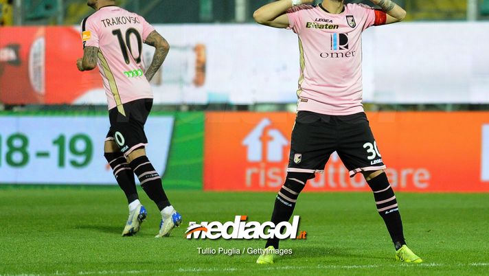 PALERMO, ITALY - APRIL 08: Ilija Nestorovski of Palermo celebrates after scoring the opening goal during the Serie B match between US Citta di Palermo and Hellas Verona at Stadio Renzo Barbera on April 08, 2019 in Palermo, Italy. (Photo by Getty Images/Getty Images) PALERMO, ITALY - APRIL 08: Ilija Nestorovski of Palermo celebrates after scoring the opening goal during the Serie B match between US Citta di Palermo and Hellas Verona at Stadio Renzo Barbera on April 08, 2019 in Palermo, Italy. (Photo by Getty Images/Getty Images)