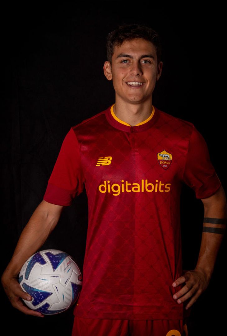 Dybala e la Roma: lo shooting suggestivo con la maglia giallorossa – FOTO GALLERY - immagine 10